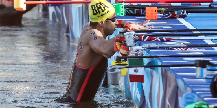 Guilherme Costa diz que não treinou para a maratona aquática após abandonar a prova