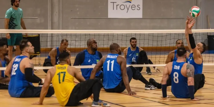 Promessas e atletas experientes buscam primeiro pódio do vôlei sentado masculino nos Jogos