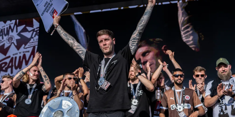 Alemão de 31 anos se torna técnico mais jovem da história da Premier League