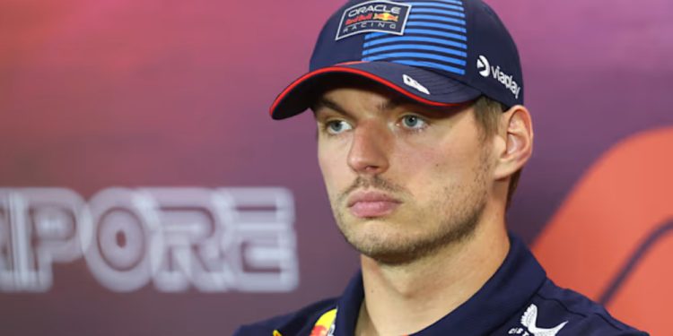 Verstappen é punido pela FIA por “linguajar rude” em entrevista coletiva