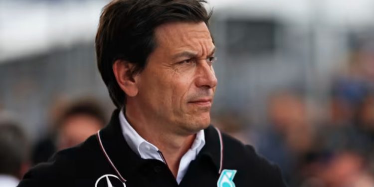 Wolff admite estratégia errada da Mercedes em Singapura: “Foi uma noite muito dolorosa”