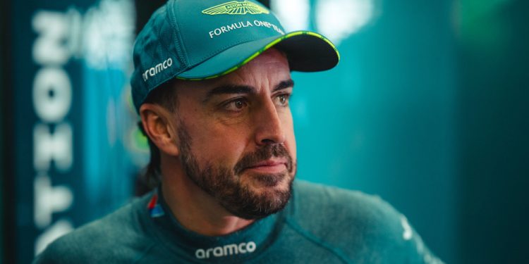 Alonso sofre indisposição e não participa de entrevistas no México