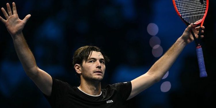 Fritz derrota Zverev e vai à decisão do ATP Finals pela primeira vez