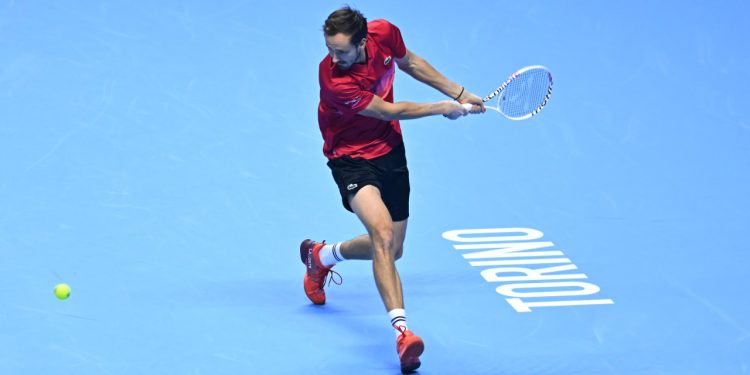 Medvedev bate Alex de Minaur e vence a primeira no ATP Finals