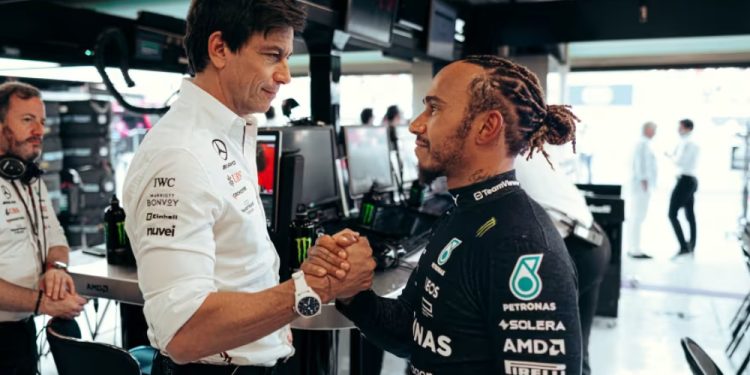 Toto Wolff cita “prazo de validade” e explica saída de Hamilton: “Preciso olhar para a próxima geração”