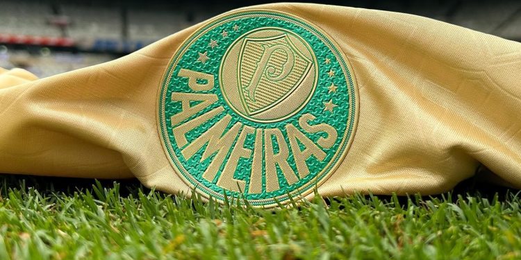Palmeiras fecha novo patrocínio máster