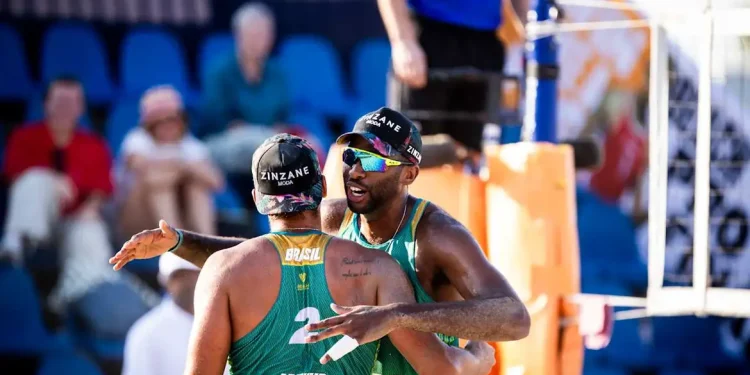 Evandro e Arthur vencem estreia no Finals do vôlei de praia mundial