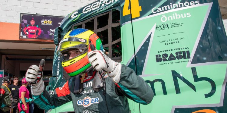 Felipe Giaffone vence em Goiânia e é tricampeão da Copa Truck