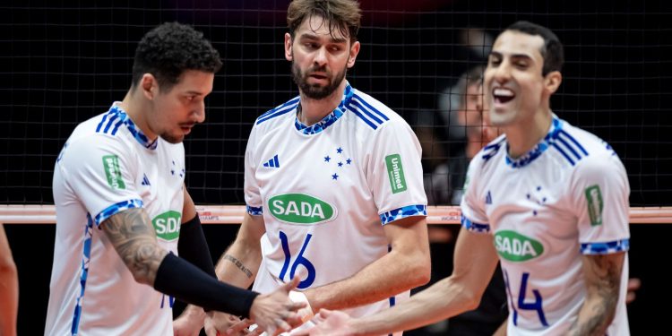 Cruzeiro vence time argentino de virada no Mundial de Clubes