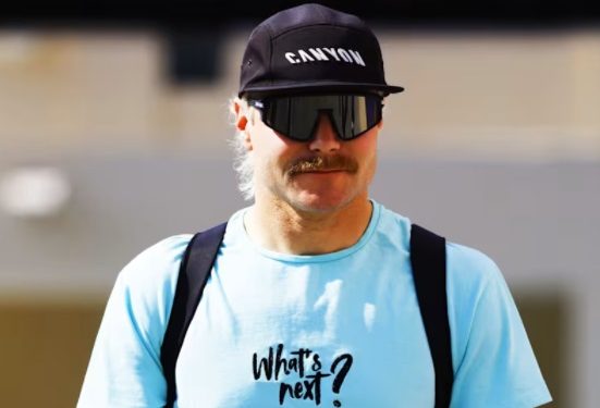 Valtteri Bottas retorna à Mercedes em 2025 como piloto reserva