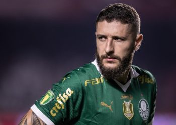 Santos negocia contratação do palmeirense Zé Rafael por empréstimo