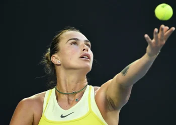 Sabalenka supera Stephens na estreia em busca do tri no Australian Open