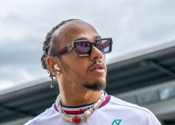 Ex-diretor da Mercedes reencontra Hamilton na Ferrari e avisa: “O maior erro é subestimá-lo”
