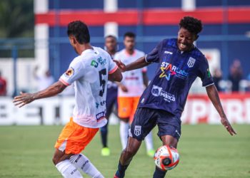 Maricá vence Nova Iguaçu e assume liderança isolada do Campeonato Carioca