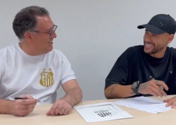 Neymar assina contrato e retorna ao Santos após 12 anos