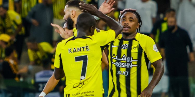 Al Ittihad leva susto, mas derrota o Al Kholood de virada pelo Saudita