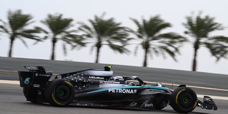 Antonelli lidera primeira sessão de testes da pré-temporada da F1; Hamilton é o quinto