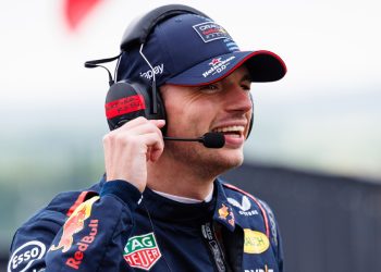 Verstappen exalta a dificuldade das corridas de simulador: “É mais difícil que vencer na vida real”