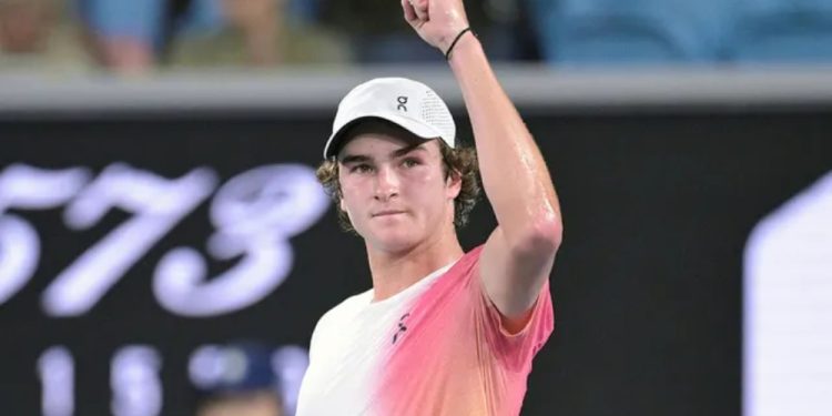 João Fonseca vence argentino na estreia e vai às oitavas em Buenos Aires