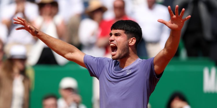 Alcaraz vence Fils de virada e vai à semifinal em Monte Carlo