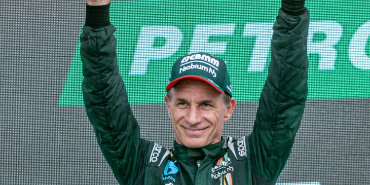 Felipe Giaffone vai ao pódio em Londrina e é o novo líder da Copa Truck