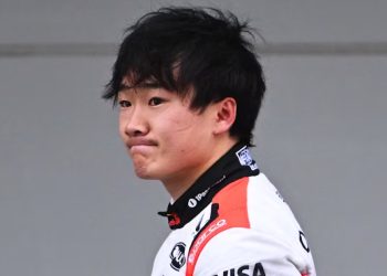 Aprendizado e frustração: Tsunoda revela “sentimentos mistos” em estreia pela Red Bull