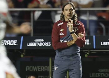 Zubeldía não é mais técnico do São Paulo; Crespo é favorito ao cargo