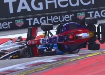 Carro capota sobre rivais na sprint race da Fórmula 2 na Áustria; assista