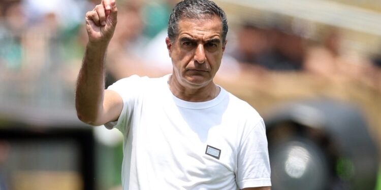 Botafogo demite o técnico Renato Paiva após eliminação na Copa do Mundo