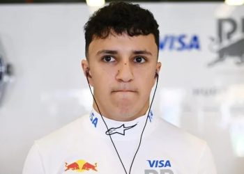 Christijan Albers, ex-piloto de Fórmula 1, aconselha Hadjar a sair da família Red Bull 
