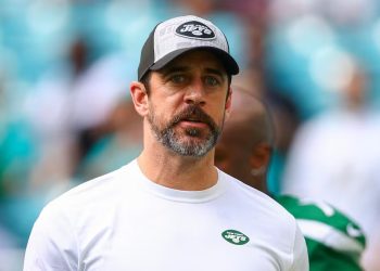 Após deixar o New York Jets, Aaron Rodgers é anunciado pelo Pittsburgh Steelers 