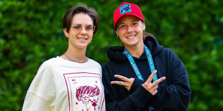 Daria Kasatkina anuncia noivado com medalhista olímpica