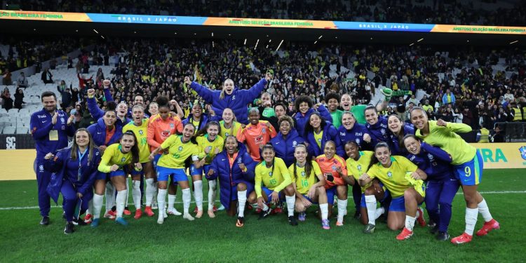 Brasil sobe quatro posições no ranking feminino mundial da Fifa