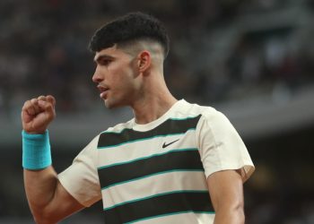 Alcaraz atropela número 12 do mundo e encara Musetti na semi em Roland Garros