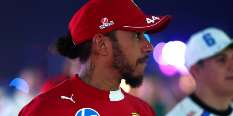 Toto defende Hamilton em meio a início difícil na Ferrari: “Ninguém desaprende a pilotar tão rápido”