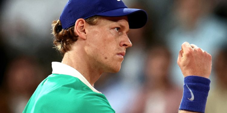 Sinner atropela Bublik com direito a “pneu” e vai à semifinal em Roland Garros