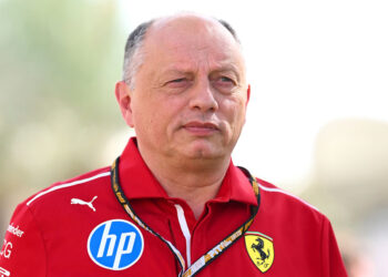 Ferrari encaminha renovação de contrato com Vasseur para 2026