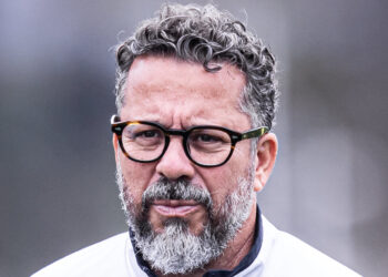 Cléber Xavier é demitido do Santos após goleada histórica para o Vasco