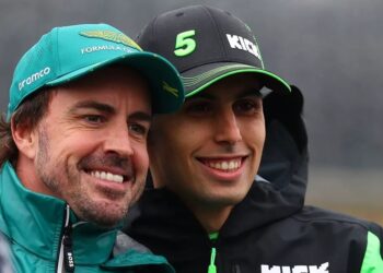 Alonso destaca papel de mentor para Bortoleto na F1: “Ele pode contar comigo”