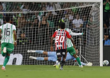 Rafael defende pênalti e São Paulo garante empate com o Nacional pela Libertadores