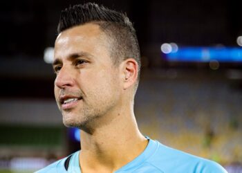 Fábio se torna o jogador com mais partidas disputadas no futebol mundial