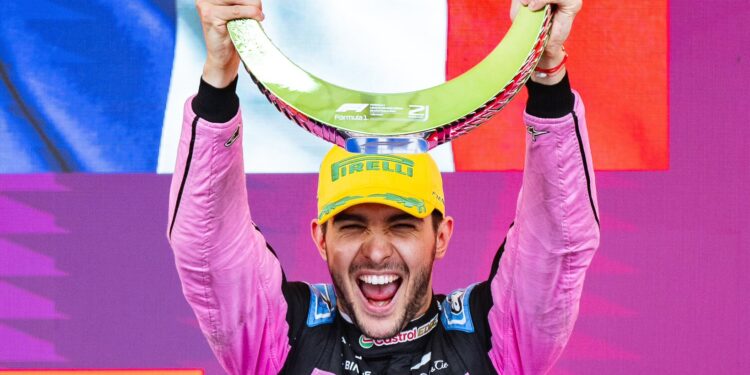 Ocon fala português e chama fãs para criar design de seu capacete para o GP de São Paulo