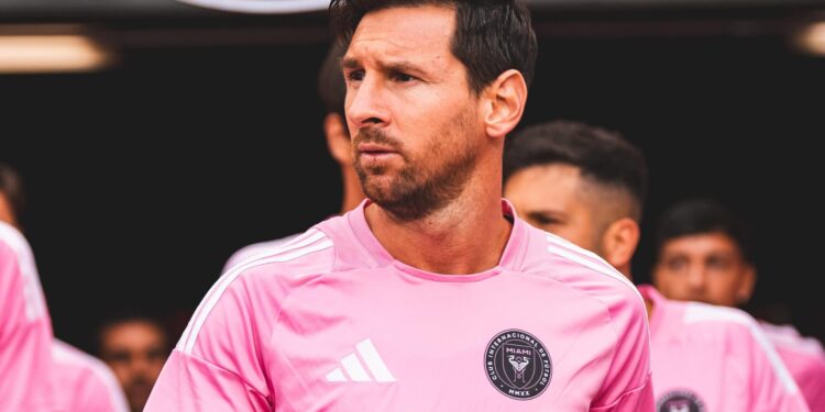 Messi preocupa Inter Miami e Argentina após sentir desconforto na coxa direita
