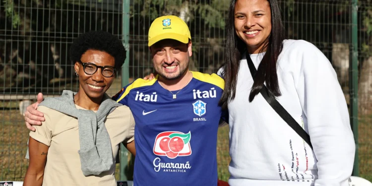 Seleção recebe visita especial de Pretinha e Zizi antes da final da Copa América