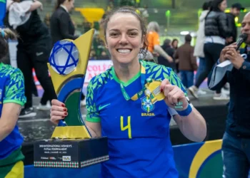 Taty comemora tri do Brasil no futsal: “A emoção é sempre como se fosse a primeira vez”