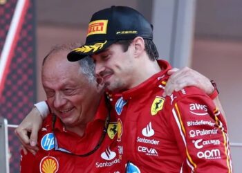 Leclerc celebra renovação de Vasseur e quer Ferrari brigando mais alto na Fórmula 1