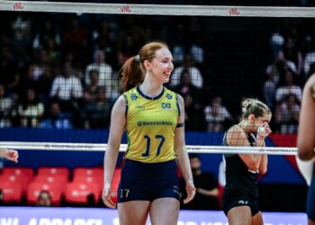 Julia Bergmann ganha protagonismo na seleção e é elogiada por Zé Roberto: “Tem crescido muito”