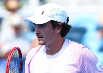 João Fonseca vence chinês de virada na estreia do Masters 1000 de Cincinnati