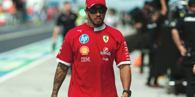 Ex-piloto da Ferrari critica fala de Hamilton na Hungria: “Senna e Schumacher jamais diriam isso”