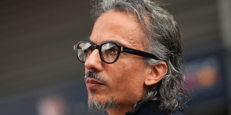 Chefe da Red Bull admite desafio no desenvolvimento dos motores para 2026